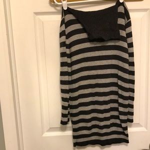 Wrist length turtleneck sweater